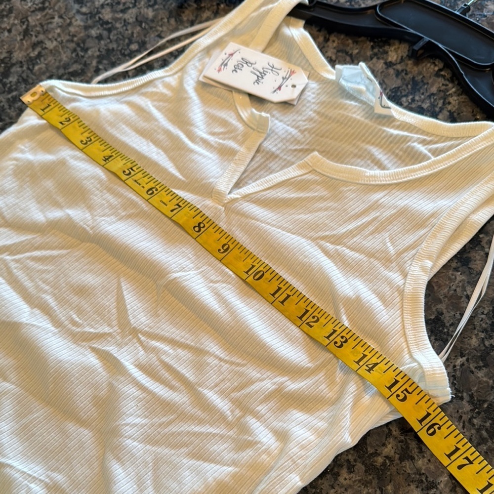 Hippie Rose Women's White cream knit Tank Top NWT L - Picture 5 of 9